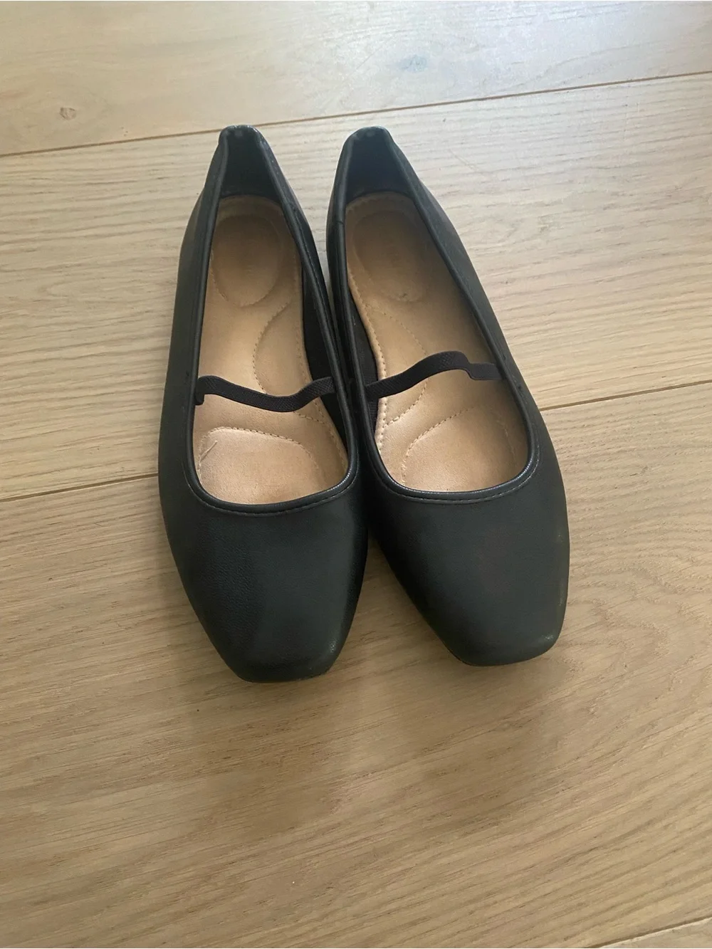 Ballet Flats with Elastic Strap